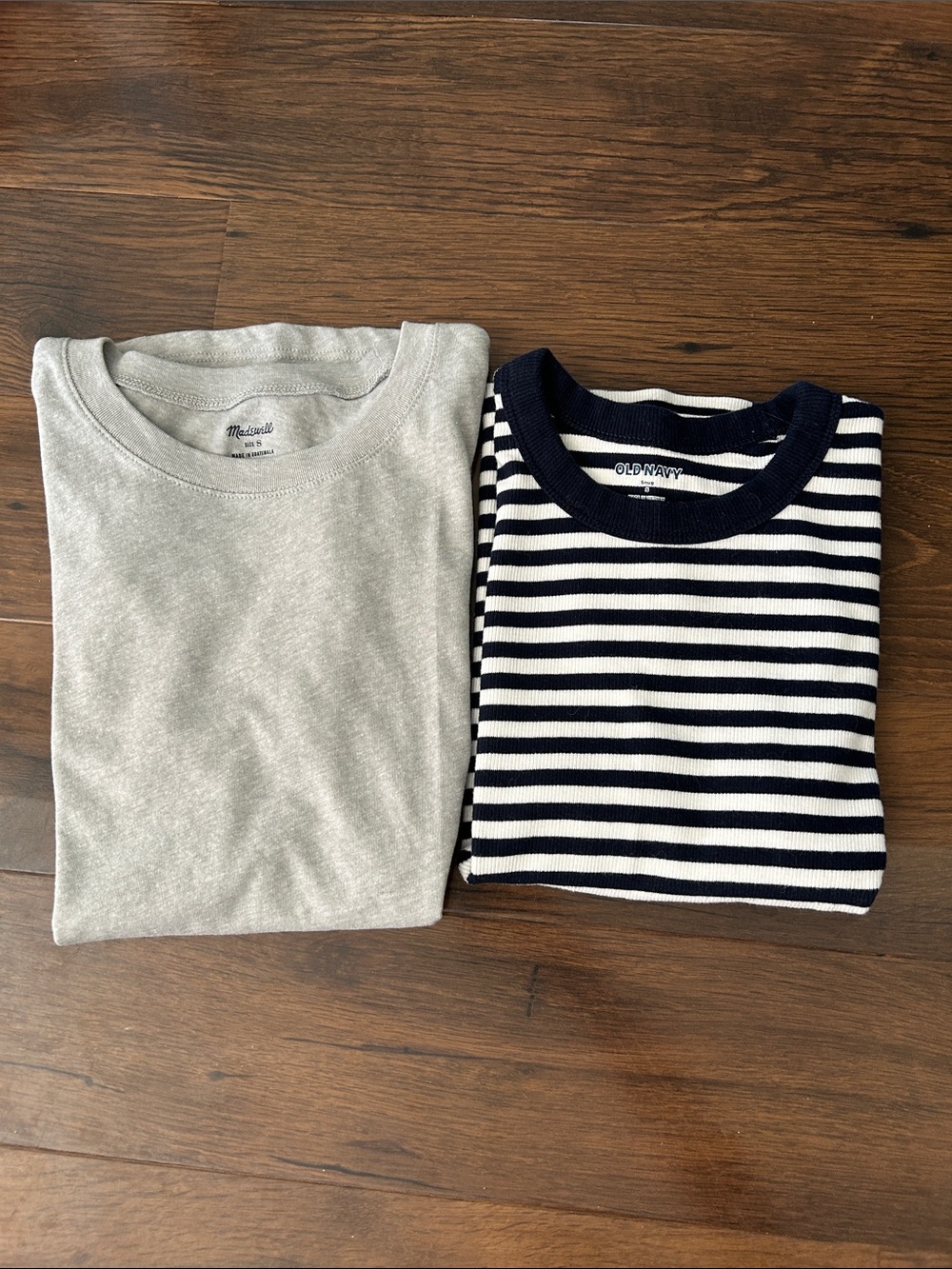 MADEWELL AND OLD NAVY Set of 2 short sleeve T-shirts